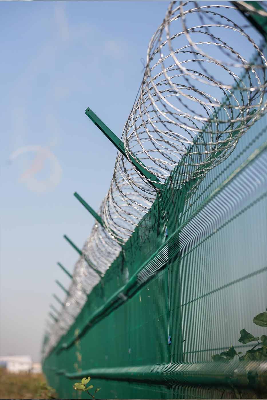 Razor-&-Electric-Fencing-MonjoTech-